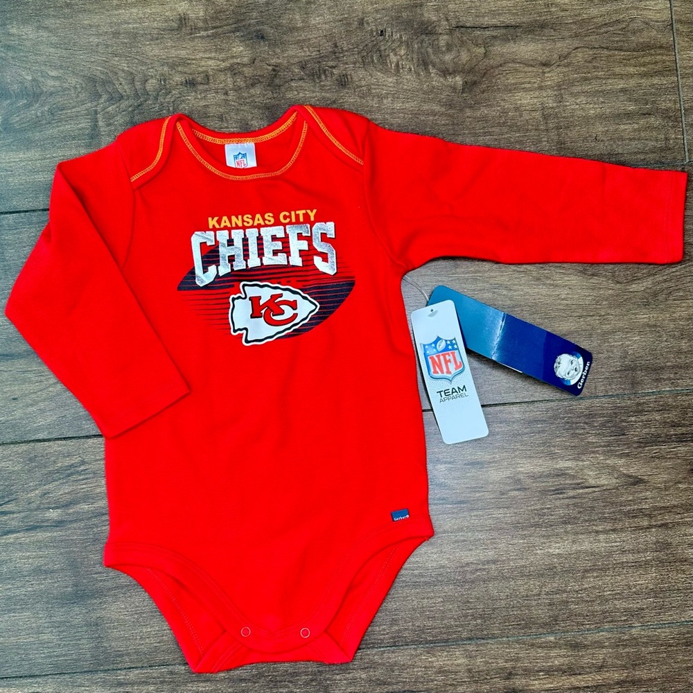 Gerber NWT Kansas City Chiefs Red Baby Bodysuit - 18 Months - NFL Team Apparel
